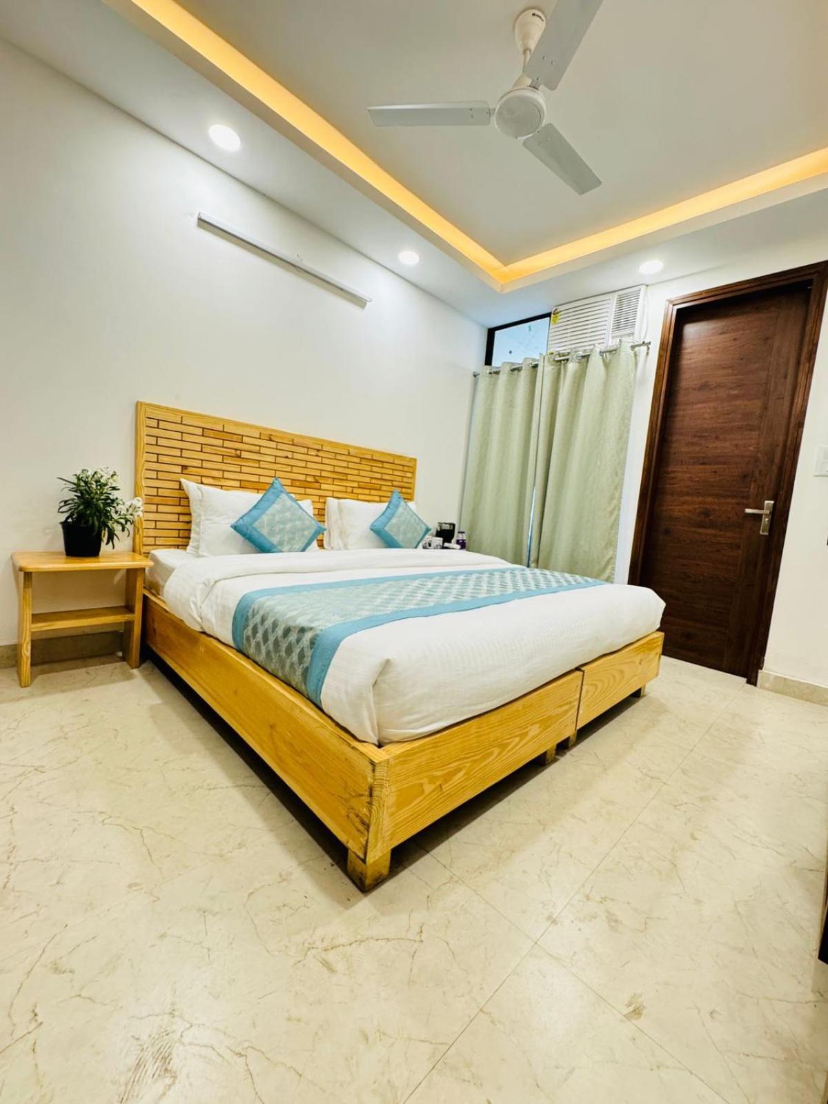 Hotel Ashram View Just 10 Minute Away Form Nizamuddin Railway Station New Delhi Bagian luar foto