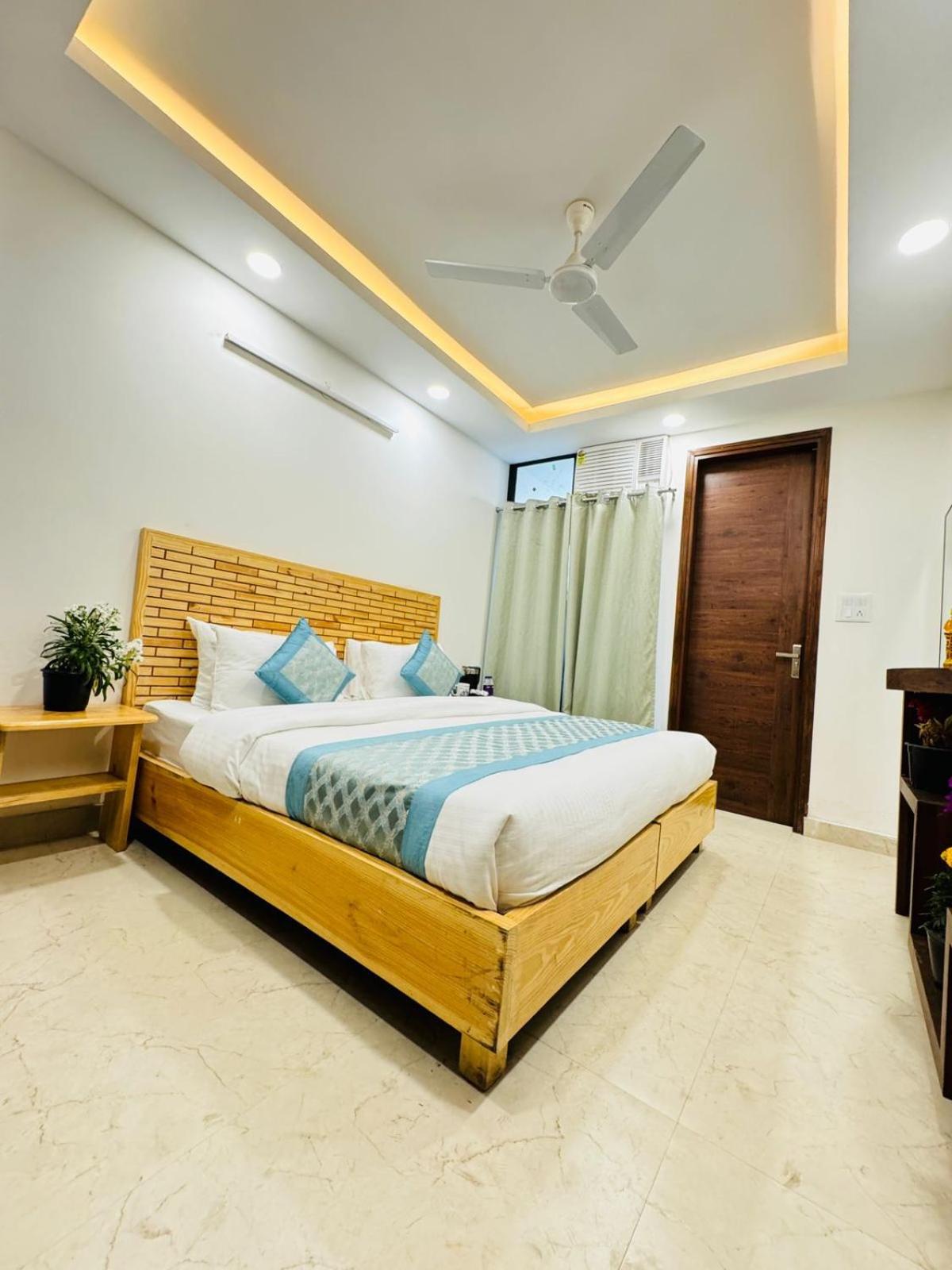 Hotel Ashram View Just 10 Minute Away Form Nizamuddin Railway Station New Delhi Bagian luar foto